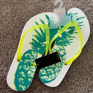 Pineapple Flip Flops Size 7